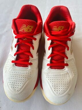 New Balance Women's Fresh Foam Velo v1. Size 8.5